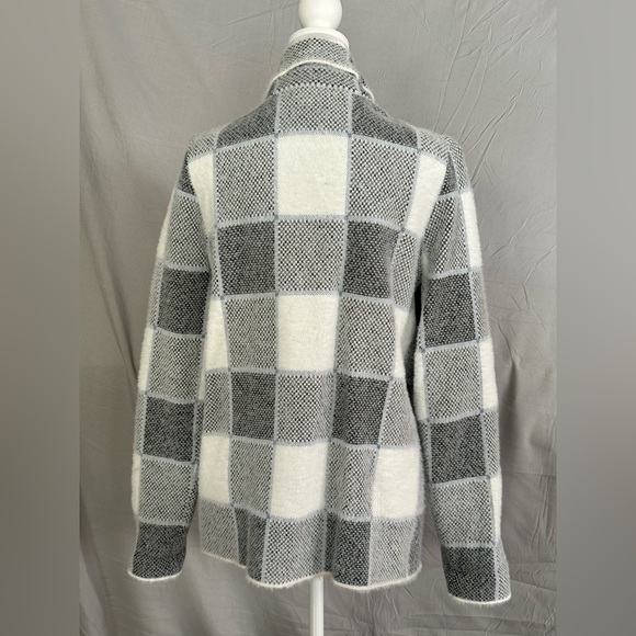 Rachel Zoe Black and White Checkered Teddy Super Soft, heavy Shacket - Picture 4 of 4